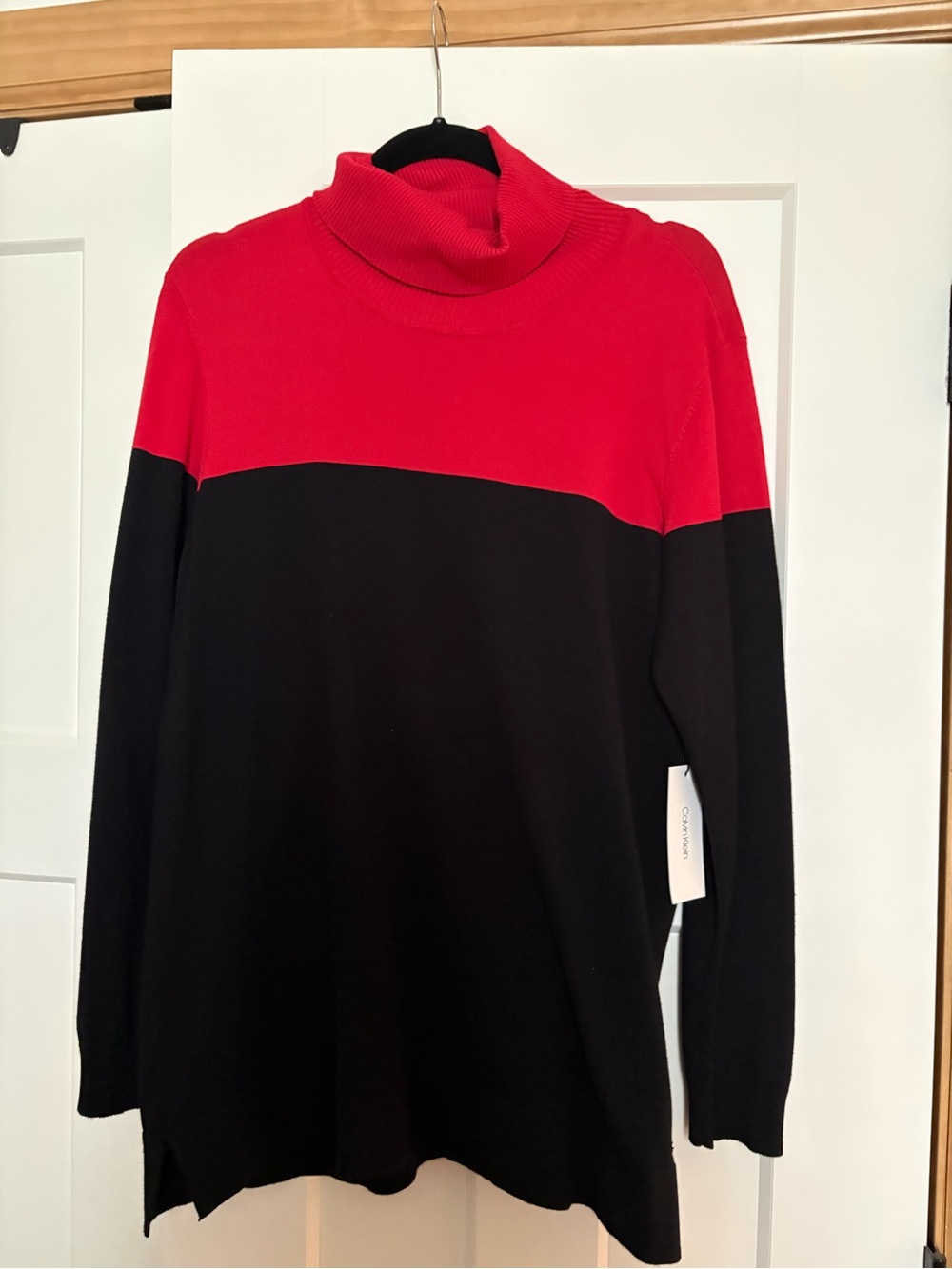 Women’s Calvin Klein Red and Black Colorblock Turtleneck Sweater Size Large NWT